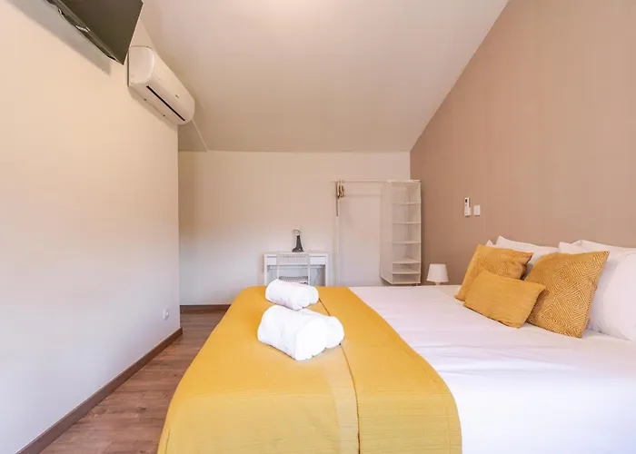 Pensión Petit By Pcale 3*