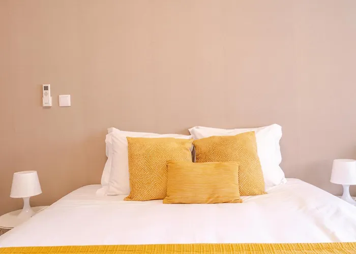 Petit By Pcale Pensión 3*